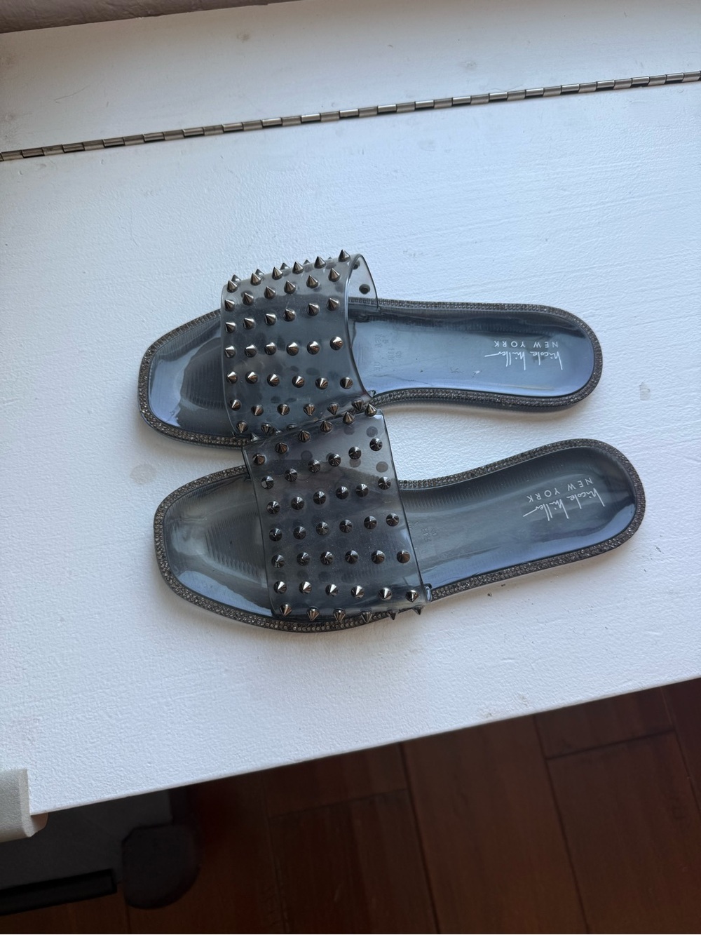 Nicole Miller Black Studded Slide Sandals sz 9